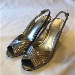 Pewter leather slingback heels sz 9